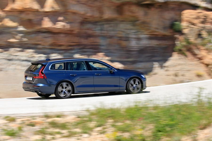  Volvo V60 D4 Inscription 2018 года  (WW) (фото 16 из 40)